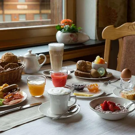 Og& Kirchbuhl 그린델발트